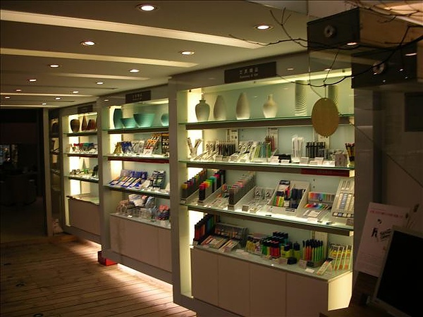 【台北】新文明書店 @莉莉安小貴婦旅行札記 @莉莉安小貴婦旅行札記