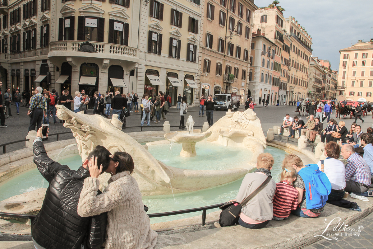 Roma ,Roma termini ,意大利 ,意大利旅行 ,意大利自助游 ,羅馬 ,羅馬必遊景點 ,羅馬攻略 ,羅馬旅遊 ,羅馬景點推薦 ,羅馬破船噴泉 ,羅馬自助旅行 ,羅馬自助游 ,羅馬自助行程 ,羅馬行程推薦 ,羅馬購物 ,義大利旅行 ,義大利自助 ,義大利自助旅行 ,義大利自助行 ,義大利自助行程 ,西班牙廣場, 破船噴泉, Piazza di Spagna, Fontana della Barcaccia