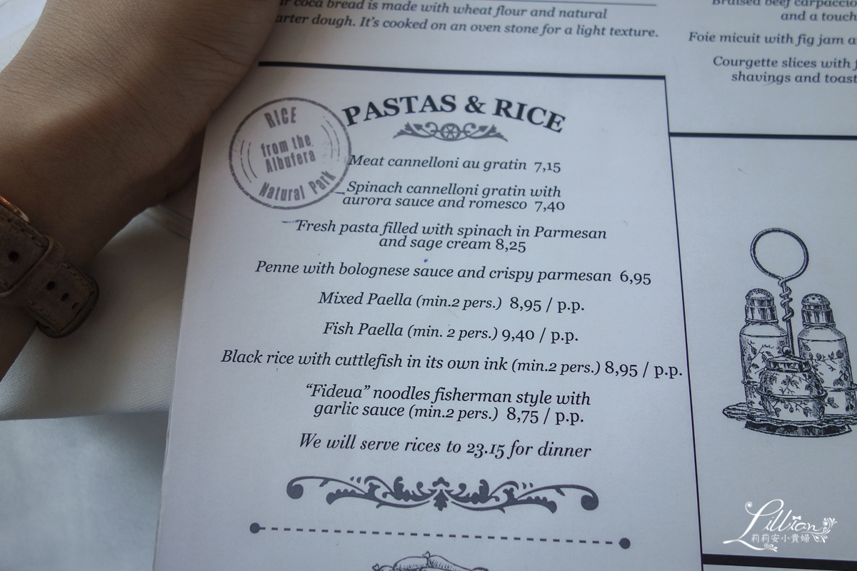 西班牙巴塞隆納自由行美食推薦：蘭布拉大道推薦餐廳Les Quinze Nits。料多不鹹的海鮮燉飯Paella @莉莉安小貴婦旅行札記
