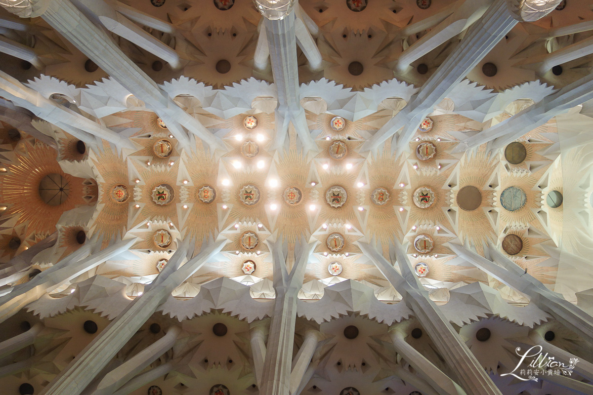 聖家堂, Basilica de la Sagrada Familia, 高第建築, 巴塞隆納景點推薦, 聖家堂門票購買, 聖家堂參觀重點, 聖家堂建築風格, 高第聖家堂, 聖家堂介紹, 聖家堂登塔, 聖家堂完工, 聖家堂西班牙, 聖家堂介紹, 巴塞隆納, 巴塞隆拿, 巴塞隆納自助旅行, 巴塞隆納自助游, 巴塞隆納自由行, 西班牙親子自助旅行, 西班牙巴塞隆納, 西班牙自由行, 西班牙, 巴塞隆納攻略