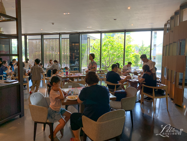 台南大員皇冠假日酒店, 安平親子旅館推薦, 安平旅館推薦, 鋼鐵機器人主題房, 台南親子旅館推薦, 台南住宿推薦, 台南親子旅館推薦, 台南親子住宿推薦, 安平親子住宿推薦, 台南安平飯店