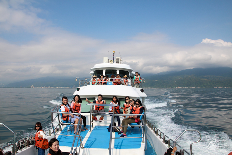 龜山島, 宜蘭龜山島, 宜蘭生態旅行, 親子旅遊, 宜蘭親子旅遊, 宜蘭親子景點, 龜山島登島, 龜山島環島, 宜蘭親子景點推薦, 龜山島賞鯨, KLOOK龜山島行程, 烏石港龜山島