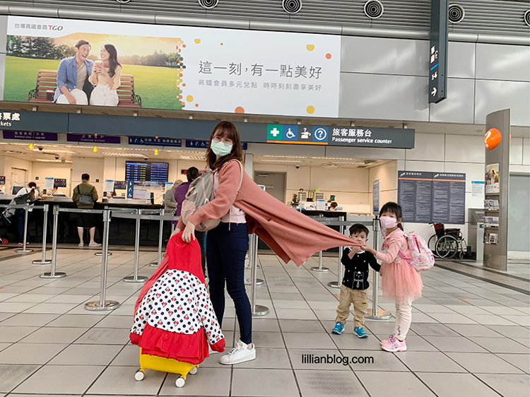 Travel Buddies, 兒童行李箱推薦, 兒童巴士行李箱, 兒童動物行李箱, 騎乘行李箱, 兒童可坐行李箱, 小朋友旅行箱推薦, 兒童登機箱, 行李箱滑步車, 好物推薦