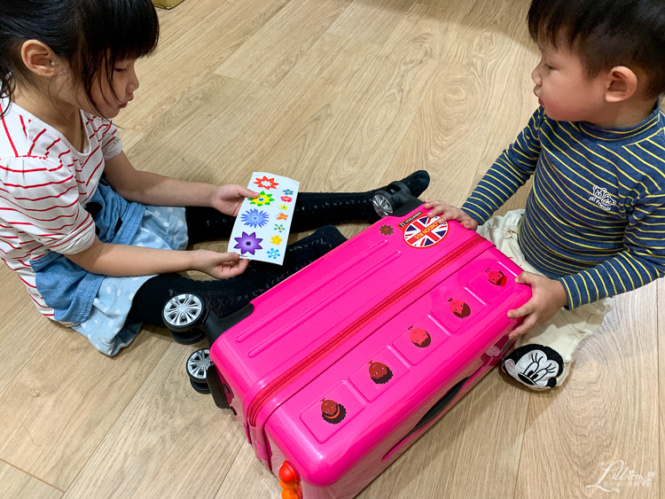 Travel Buddies, 兒童行李箱推薦, 兒童巴士行李箱, 兒童動物行李箱, 騎乘行李箱, 兒童可坐行李箱, 小朋友旅行箱推薦, 兒童登機箱, 行李箱滑步車, 好物推薦