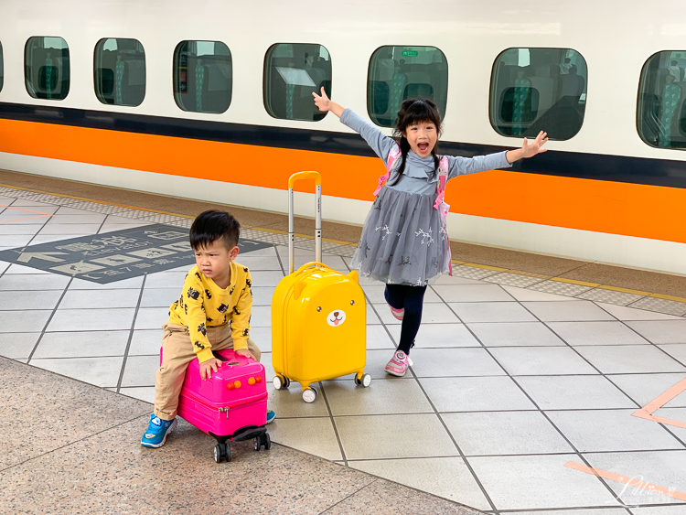 Travel Buddies, 兒童行李箱推薦, 兒童巴士行李箱, 兒童動物行李箱, 騎乘行李箱, 兒童可坐行李箱, 小朋友旅行箱推薦, 兒童登機箱, 行李箱滑步車, 好物推薦