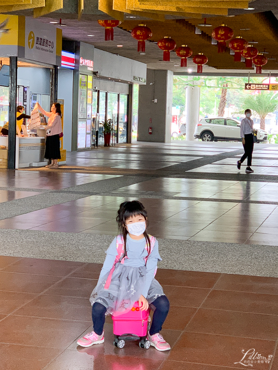 Travel Buddies, 兒童行李箱推薦, 兒童巴士行李箱, 兒童動物行李箱, 騎乘行李箱, 兒童可坐行李箱, 小朋友旅行箱推薦, 兒童登機箱, 行李箱滑步車, 好物推薦