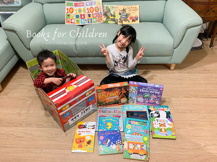 A Soft Felt Play Book,Butterfly Butterfly,Hey Diddle Diddle,Never Touch a Panda!,Puppy & Tiger Slide the Tabs Book,Sing along with me!,The Wheels on the Bus,Zumi's Ocean,兒童外文書推薦,兒童操作書推薦,兒童繪本推薦,兒童英文書推薦,硬頁推拉機關書,立體繪本推薦,聖誕禮物書,英文童書團購,英文童書推薦,親子好物,觸摸童書推薦 @莉莉安小貴婦旅行札記