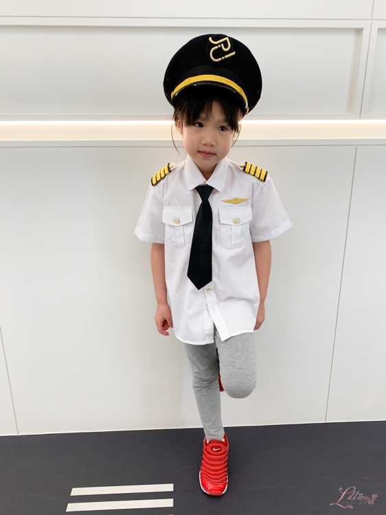 Pilot in Cafe, 桃園青埔咖啡館推薦, 飛機模擬駕駛, Pilot in Cafe菜單, Pilot in Cafe預約, 中壢美食推薦, A320空中巴士, 空中巴士A320 模擬機飛行體驗, 航空主題咖啡館, 桃園特色咖啡館推薦, 貴婦下午茶