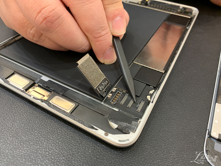 iphone維修推薦, 新竹iphone換電池推薦, iphone新竹維修, 蘋果保衛站, 蘋果保衛站新竹巨城店, iphone維修, ipad維修, Mac維修, 更換iphone電池, iphone排線故障, iphone螢幕破裂, iphone泡水, iphone資料救援, Mac電池更換, ipad電池更換, 蘋果保衛站新竹巨城評價, apple watch維修, Mac泡水