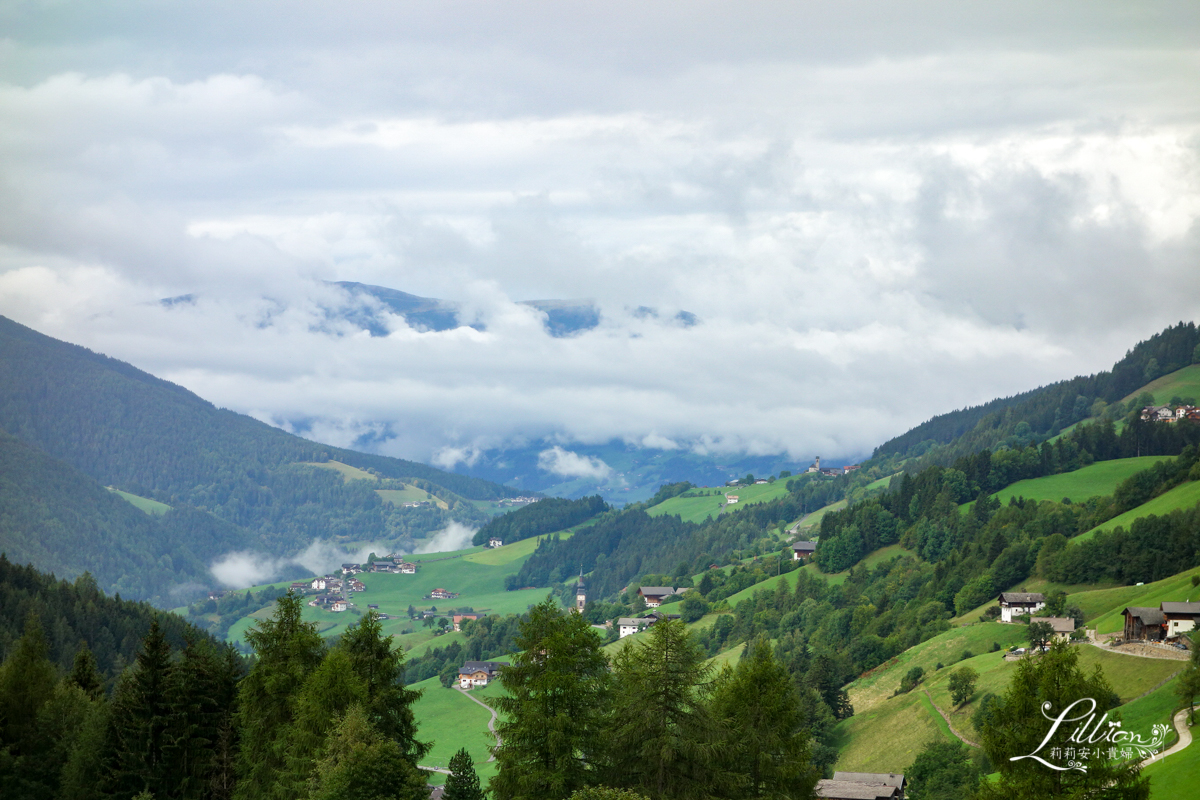 義大利推薦景點, dolomiti, 多洛米蒂, 多羅米提, 富內斯, Val di Funes, La chiesa di Santa Maddalena, 多洛米蒂景點推薦, 富內斯景點推薦, dolomiti景點推薦, Val di Funes景點推薦, 富內斯山谷, 多洛米提攻略, Dolomiti行程規劃, 多洛米提健行, 多洛米蒂, 多洛米蒂自駕