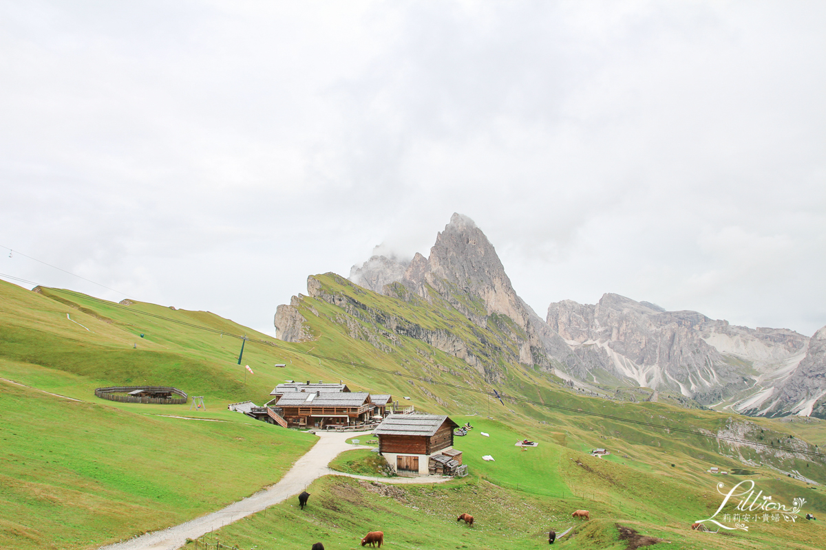 Funivie Seceda Spa, Baita Sofie Hütte, Gruppo delle Odle, Odle山峰, Ortisei餐廳推薦, Ortisei健行纜車, Ortisei咖啡館推薦, Ortisei景點推薦, Ortisei滑雪纜車, Ortisei纜車推薦, Seceda, South Tyrol, 南提洛爾, 多洛米蒂, 多洛米蒂Dolomiti, 多洛米蒂纜車, 多洛米蒂自由行, 多羅米提, 白馬飯店, 維洛納, 義大利世界遺產, 義大利推薦景點, 義大利自助旅行, 義大利阿爾卑斯山