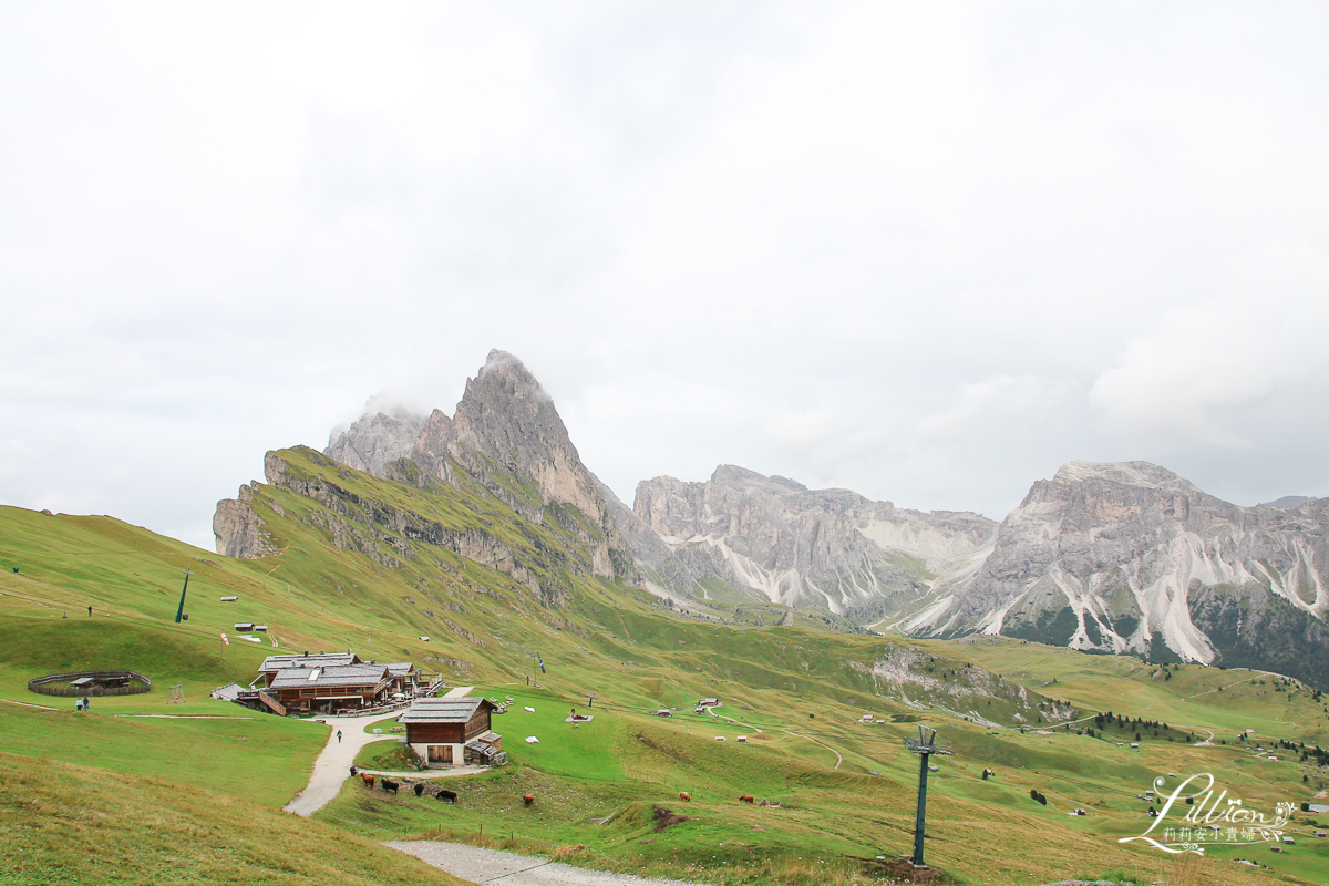 Funivie Seceda Spa, Baita Sofie Hütte, Gruppo delle Odle, Odle山峰, Ortisei餐廳推薦, Ortisei健行纜車, Ortisei咖啡館推薦, Ortisei景點推薦, Ortisei滑雪纜車, Ortisei纜車推薦, Seceda, South Tyrol, 南提洛爾, 多洛米蒂, 多洛米蒂Dolomiti, 多洛米蒂纜車, 多洛米蒂自由行, 多羅米提, 白馬飯店, 維洛納, 義大利世界遺產, 義大利推薦景點, 義大利自助旅行, 義大利阿爾卑斯山