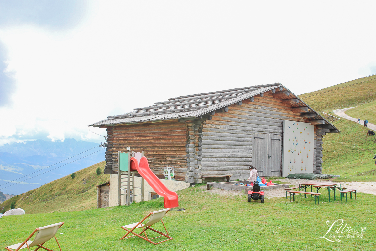 Funivie Seceda Spa, Baita Sofie Hütte, Gruppo delle Odle, Odle山峰, Ortisei餐廳推薦, Ortisei健行纜車, Ortisei咖啡館推薦, Ortisei景點推薦, Ortisei滑雪纜車, Ortisei纜車推薦, Seceda, South Tyrol, 南提洛爾, 多洛米蒂, 多洛米蒂Dolomiti, 多洛米蒂纜車, 多洛米蒂自由行, 多羅米提, 白馬飯店, 維洛納, 義大利世界遺產, 義大利推薦景點, 義大利自助旅行, 義大利阿爾卑斯山