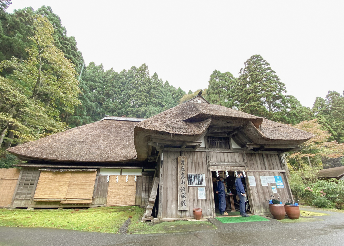 日本東北自助旅行, 秋田縣自助旅行, 秋田縣行程規劃, 秋田縣懶人包, 秋田縣景點推薦, 秋田縣美食推薦, 秋田縣租車推薦, 秋田縣自駕, 秋田縣住宿推薦, 秋田縣旅館推薦, 秋田縣飯店推薦, 男鹿真山伝承館, 秋田犬会館, 大湯環狀列石, 鳥海山木のおもちゃ美術館, 鳥海山木的玩具美術館, 土田家住宅, 元滝伏流水, 元瀧伏流水, 角館武家屋敷群, 大湯ストーンサークル館, 無限堂(稲庭うどん),稻庭烏龍麵 無限堂, 秋田比内や 大館本店, 秋田比內屋 大館本店, ババヘラアイス, 婆婆玫瑰冰, 清吉そば, 清吉蕎麥麵, Grand Park Hotel Odate, 大館市格蘭德公園酒店, Hotel Folkloro Kakunodate, 角館民宿酒店, Wanoi Kakunodate, 和之居 角館, Hotel Metropolitan Akita, 秋田大都會酒店, Akita Castle Hotel, 秋田城堡酒店, 日産レンタカー, 日產汽車租賃