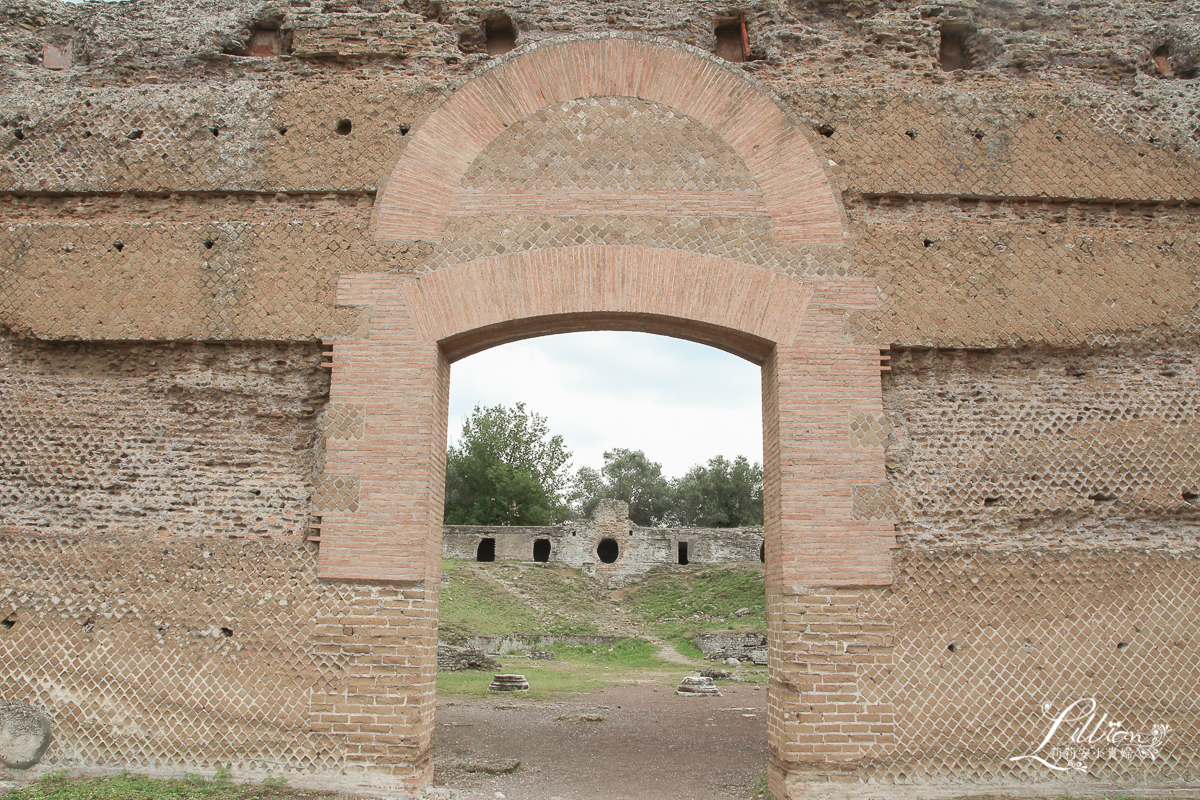 哈德良別墅, Villa Adriana, 義大利自由行, 羅馬自由行, 義大利自助旅行, 蒂沃利, Tivoli, 哈德良皇帝, 哈德良別墅交通方式, 羅馬浴場, 卡諾普斯, Canopus, 羅馬行程, 羅馬自助旅行, 羅馬推薦景點, 義大利景點推薦, 蒂沃利哈德良別墅, 蒂沃利哈德良別墅交通方式,羅馬別墅