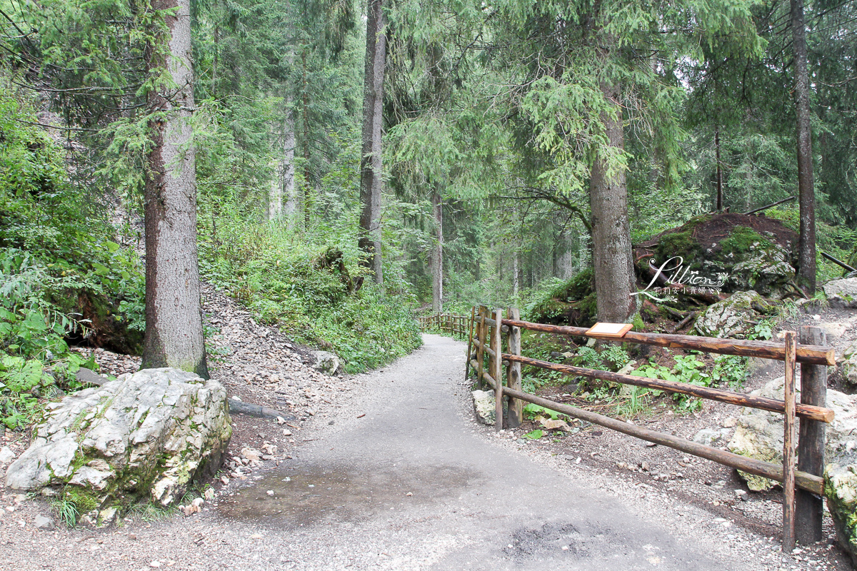 Lago di Carezza, Karersee, Bolzano景點推薦, 多洛米蒂景點推薦, Latemar, South Tyrol, 南提洛爾, 多洛米蒂, 多洛米蒂Dolomiti, 多洛米蒂自由行, 多羅米提, 義大利世界遺產, 義大利推薦景點, 義大利自助旅行, 義大利阿爾卑斯山, 多洛米提攻略, Dolomiti行程規劃, 多洛米蒂山脈健行, 多洛米提健行