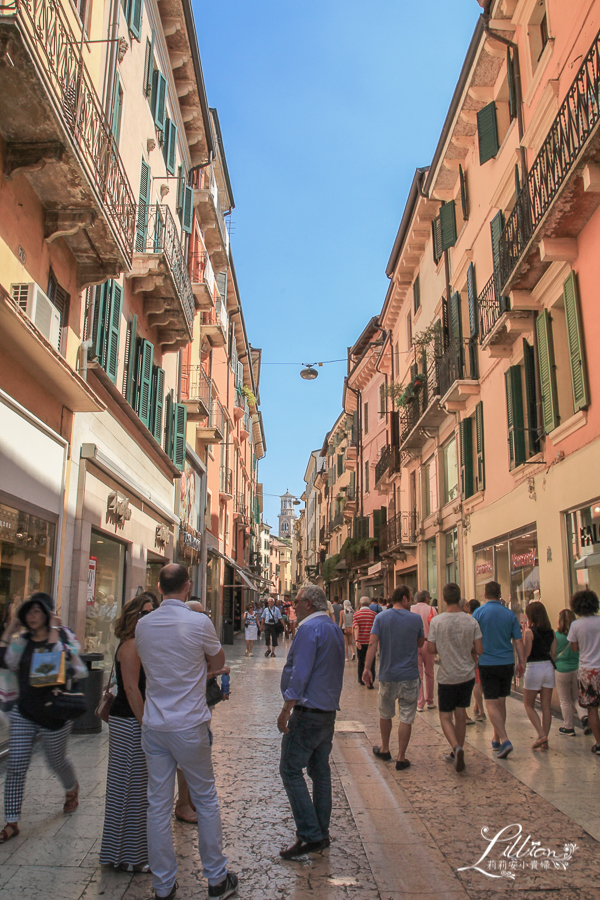 維洛納景點推薦, 維洛納一日遊, 維洛納Verona, Verona旅遊季節, 維洛納歌劇節, Arena圓形劇場, Verona歌劇節, 維洛納交通方式, 維洛納行程規劃, Via Giuseppe Mazzini大道, 茱麗葉的家, Casa di Giulietta, 香草廣場, Piazza delle Erbe, 維洛納但丁廣場, 維洛納領主廣場, Piazza dei Signori, 史卡拉家族墓園, Le arche scaligere,羅密歐的家, Casa di Romeo, 古羅馬劇場, Teatro Romano di Verona, 維洛納聖彼得堡, Castel San Pietro, 史卡拉家族城堡, Castel Vecchio, 維洛納推薦餐廳, Vicenza, 奧林匹克劇院, Teatro Olimpico