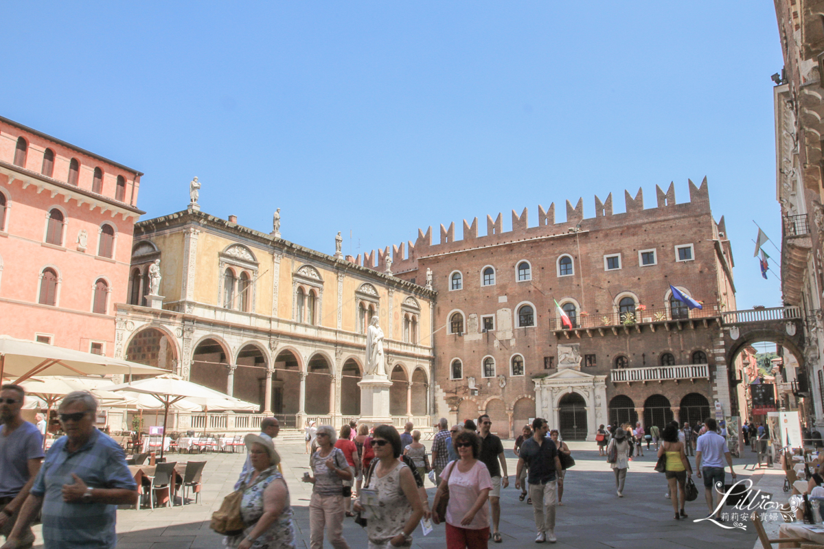 維洛納景點推薦, 維洛納一日遊, 維洛納Verona, Verona旅遊季節, 維洛納歌劇節, Arena圓形劇場, Verona歌劇節, 維洛納交通方式, 維洛納行程規劃, Via Giuseppe Mazzini大道, 茱麗葉的家, Casa di Giulietta, 香草廣場, Piazza delle Erbe, 維洛納但丁廣場, 維洛納領主廣場, Piazza dei Signori, 史卡拉家族墓園, Le arche scaligere,羅密歐的家, Casa di Romeo, 古羅馬劇場, Teatro Romano di Verona, 維洛納聖彼得堡, Castel San Pietro, 史卡拉家族城堡, Castel Vecchio, 維洛納推薦餐廳, Vicenza, 奧林匹克劇院, Teatro Olimpico