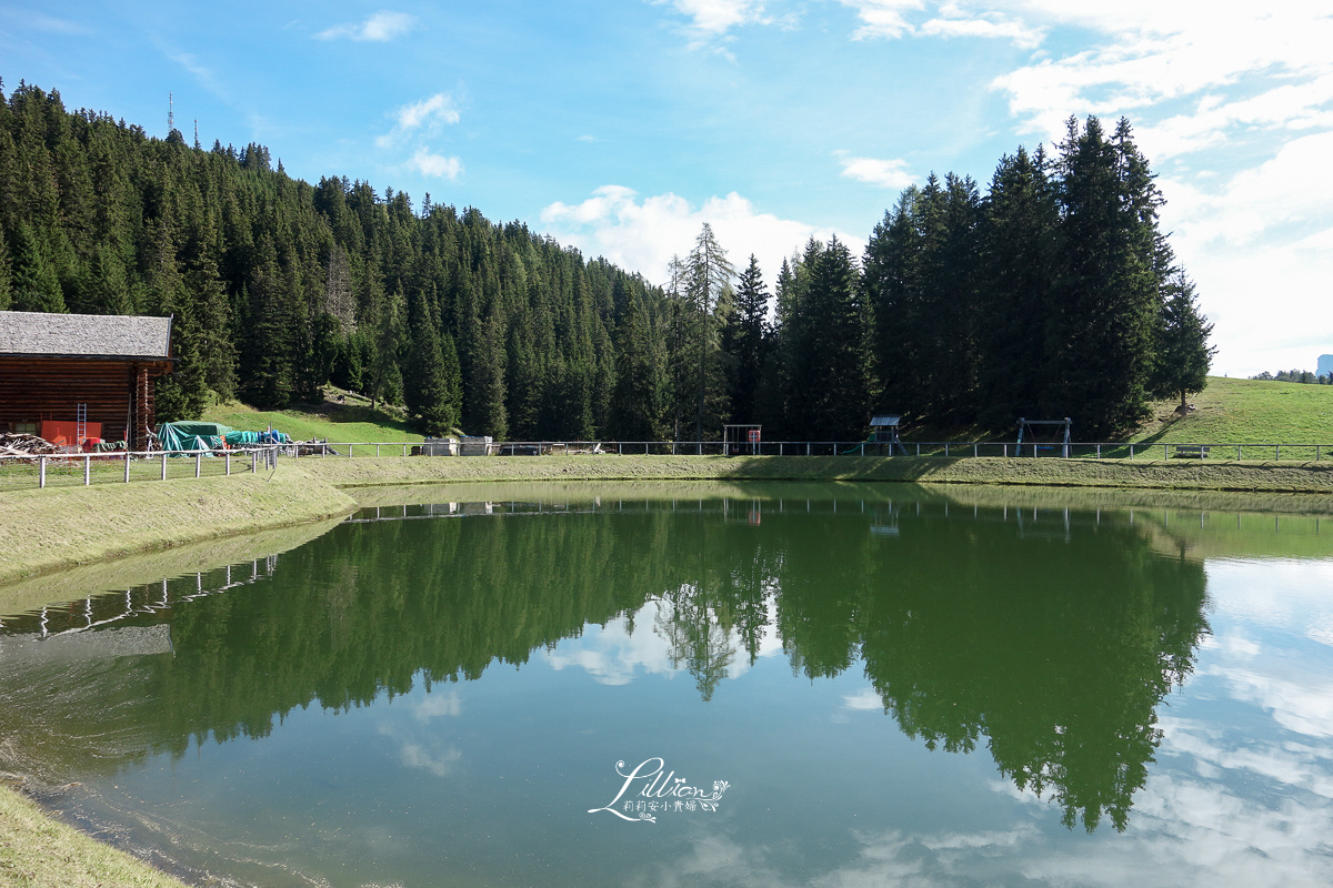 Seilbahnen St.Ulrich, Seiser Alm纜車, Mont Sëuc, Ortisei自駕, Ortisei停車場, Funivie Ortisei – Alpe di Siusi, Sonne Chairlift, Val Gardena山谷, Gruppo del Sassolungo山峰, Langkofel group, Alpe di Siusi, 施勒恩峰, Schlern, 義大利世界遺產, 義大利推薦景點, 義大利自助旅行, 義大利阿爾卑斯山, South Tyrol, 南提洛爾, 多洛米蒂, 多洛米蒂Dolomiti, 多洛米蒂纜車, 多洛米蒂自由行, 多羅米提