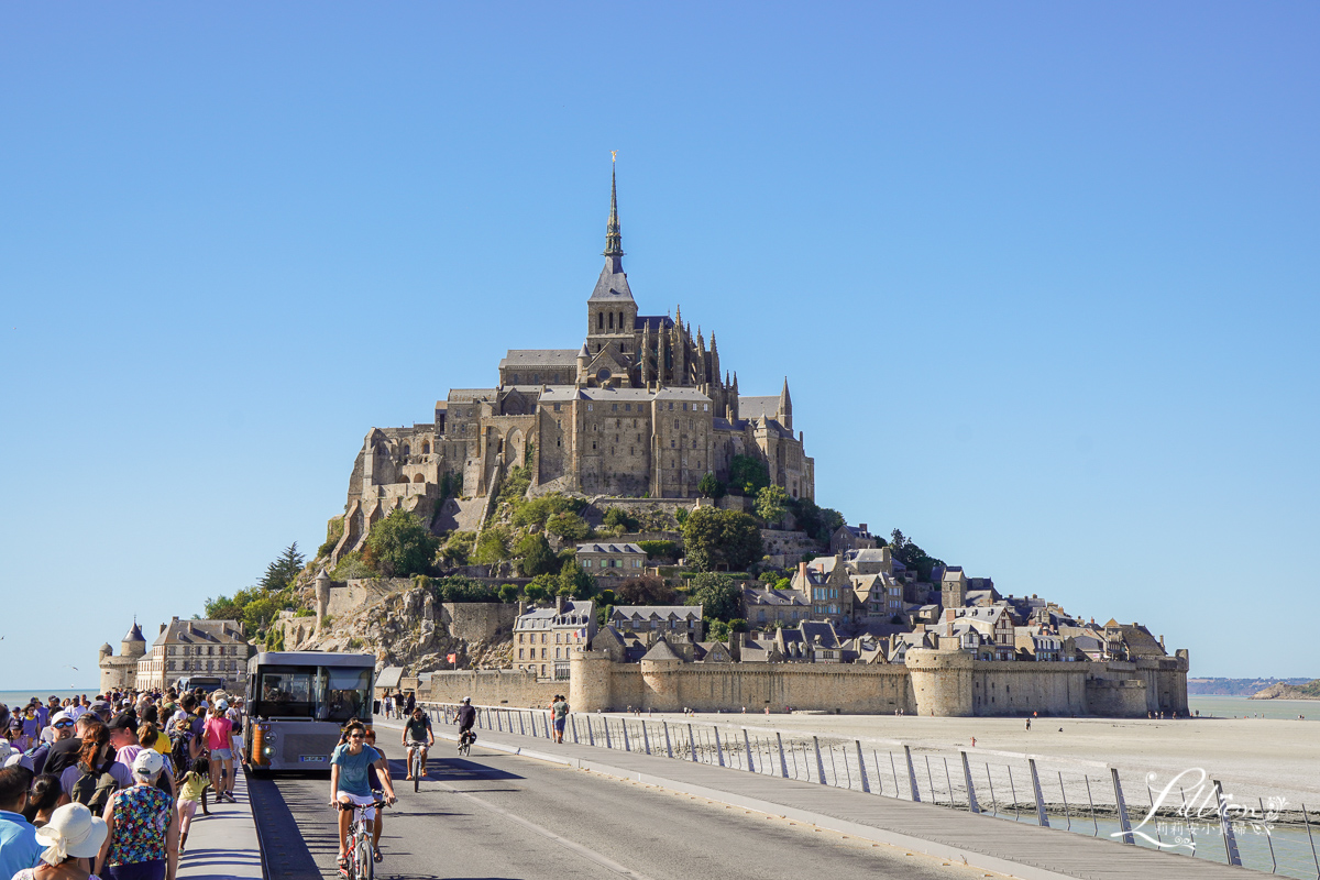 聖米歇爾山, Le Mont Saint-Michel, 法國自由行, 諾曼第景點推薦, 法國景點推薦, 巴黎郊區景點推薦, 聖米歇爾修道院, 聖米歇爾山的交通, 法國自助旅行, 聖米歇爾山的歷史, 聖米歇爾山攻略, 聖米歇爾山懶人包, 聖米歇爾山美食推薦, 葡拉媽媽蛋捲店, La Mère Poulard, 聖米歇爾山蛋捲, 聖米歇爾山自駕, 聖米歇爾山搭火車, 聖米歇爾山接駁巴士, 聖米歇爾山巴士, 法國, 聖米歇爾山停車場