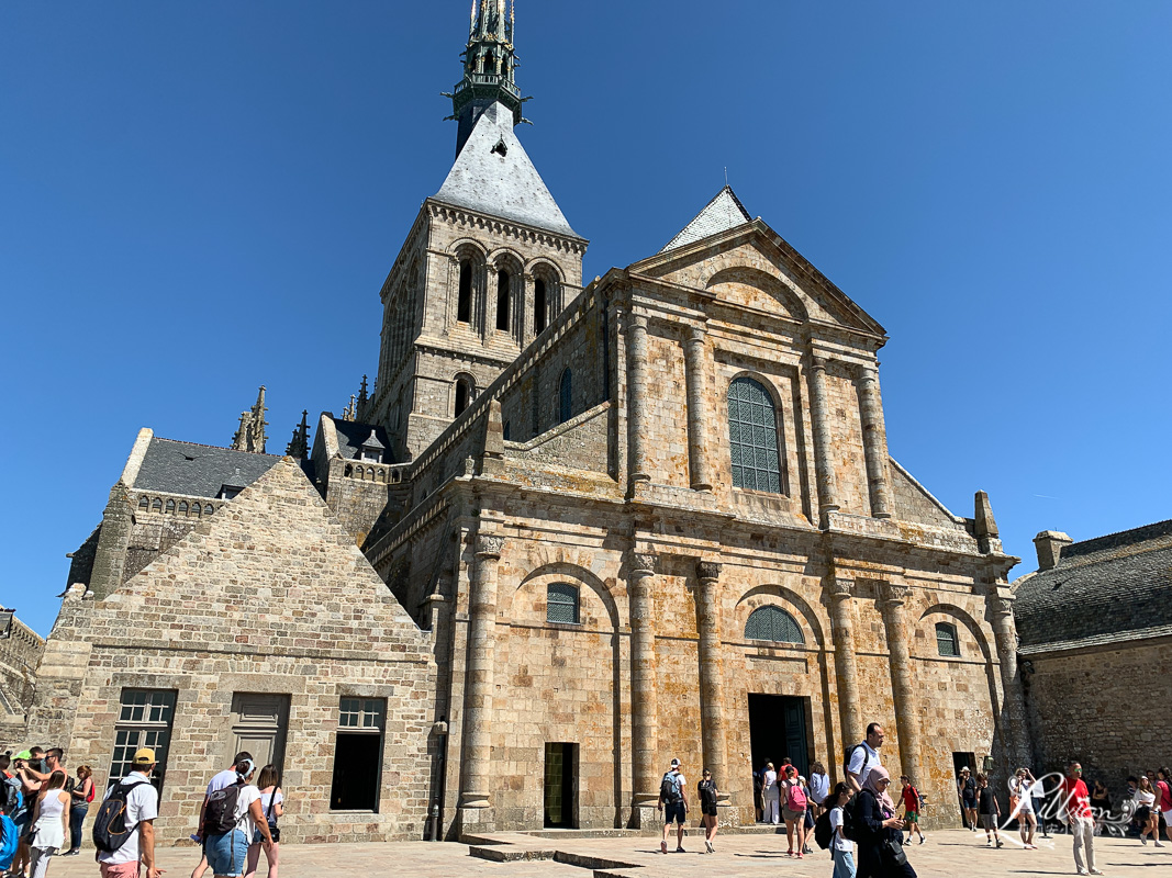 聖米歇爾山, Le Mont Saint-Michel, 法國自由行, 諾曼第景點推薦, 法國景點推薦, 巴黎郊區景點推薦, 聖米歇爾修道院, 聖米歇爾山的交通, 法國自助旅行, 聖米歇爾山的歷史, 聖米歇爾山攻略, 聖米歇爾山懶人包, 聖米歇爾山美食推薦, 葡拉媽媽蛋捲店, La Mère Poulard, 聖米歇爾山蛋捲