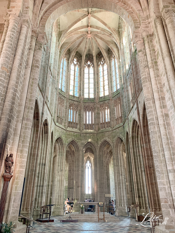 聖米歇爾山, Le Mont Saint-Michel, 法國自由行, 諾曼第景點推薦, 法國景點推薦, 巴黎郊區景點推薦, 聖米歇爾修道院, 聖米歇爾山的交通, 法國自助旅行, 聖米歇爾山的歷史, 聖米歇爾山攻略, 聖米歇爾山懶人包, 聖米歇爾山美食推薦, 葡拉媽媽蛋捲店, La Mère Poulard, 聖米歇爾山蛋捲