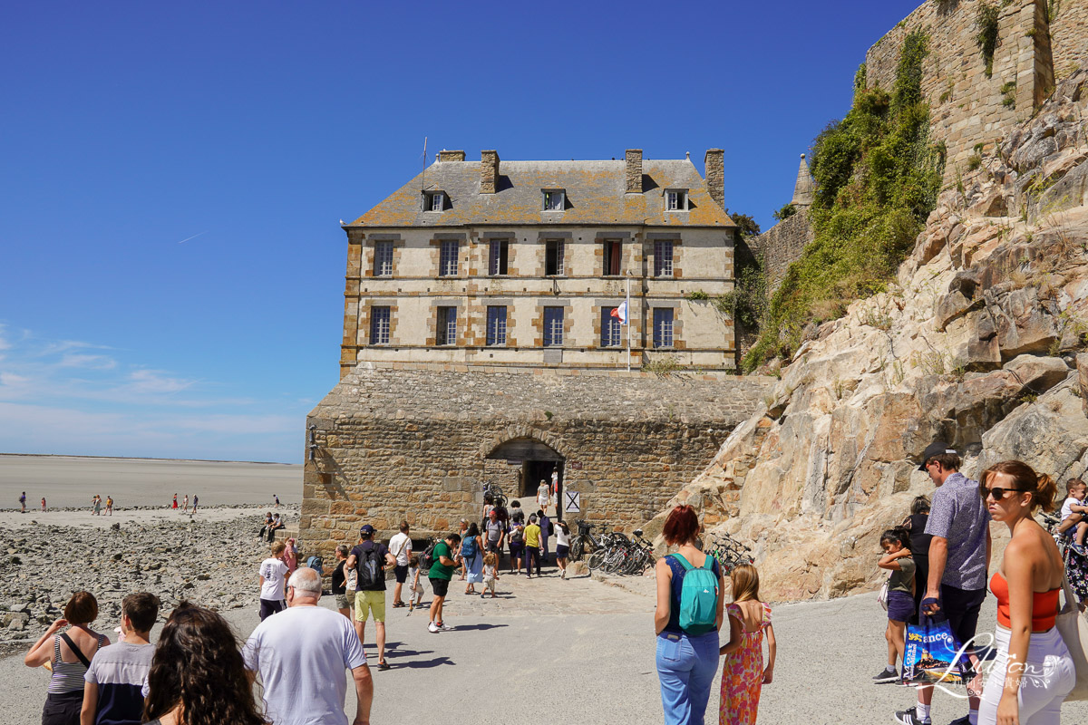 聖米歇爾山, Le Mont Saint-Michel, 法國自由行, 諾曼第景點推薦, 法國景點推薦, 巴黎郊區景點推薦, 聖米歇爾修道院, 聖米歇爾山的交通, 法國自助旅行, 聖米歇爾山的歷史, 聖米歇爾山攻略, 聖米歇爾山懶人包, 聖米歇爾山美食推薦, 葡拉媽媽蛋捲店, La Mère Poulard, 聖米歇爾山蛋捲