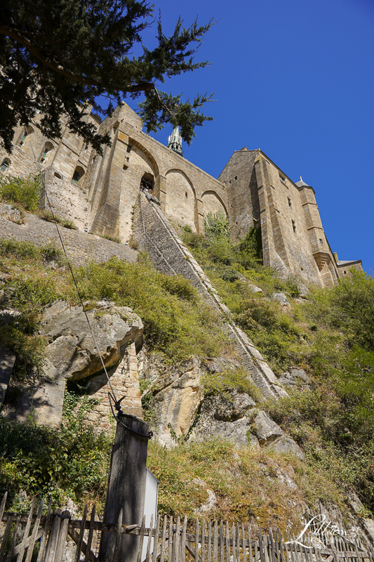 聖米歇爾山, Le Mont Saint-Michel, 法國自由行, 諾曼第景點推薦, 法國景點推薦, 巴黎郊區景點推薦, 聖米歇爾修道院, 聖米歇爾山的交通, 法國自助旅行, 聖米歇爾山的歷史, 聖米歇爾山攻略, 聖米歇爾山懶人包, 聖米歇爾山美食推薦, 葡拉媽媽蛋捲店, La Mère Poulard, 聖米歇爾山蛋捲