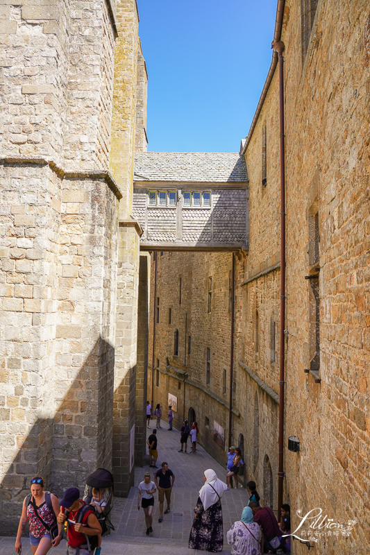 聖米歇爾山, Le Mont Saint-Michel, 法國自由行, 諾曼第景點推薦, 法國景點推薦, 巴黎郊區景點推薦, 聖米歇爾修道院, 聖米歇爾山的交通, 法國自助旅行, 聖米歇爾山的歷史, 聖米歇爾山攻略, 聖米歇爾山懶人包, 聖米歇爾山美食推薦, 葡拉媽媽蛋捲店, La Mère Poulard, 聖米歇爾山蛋捲