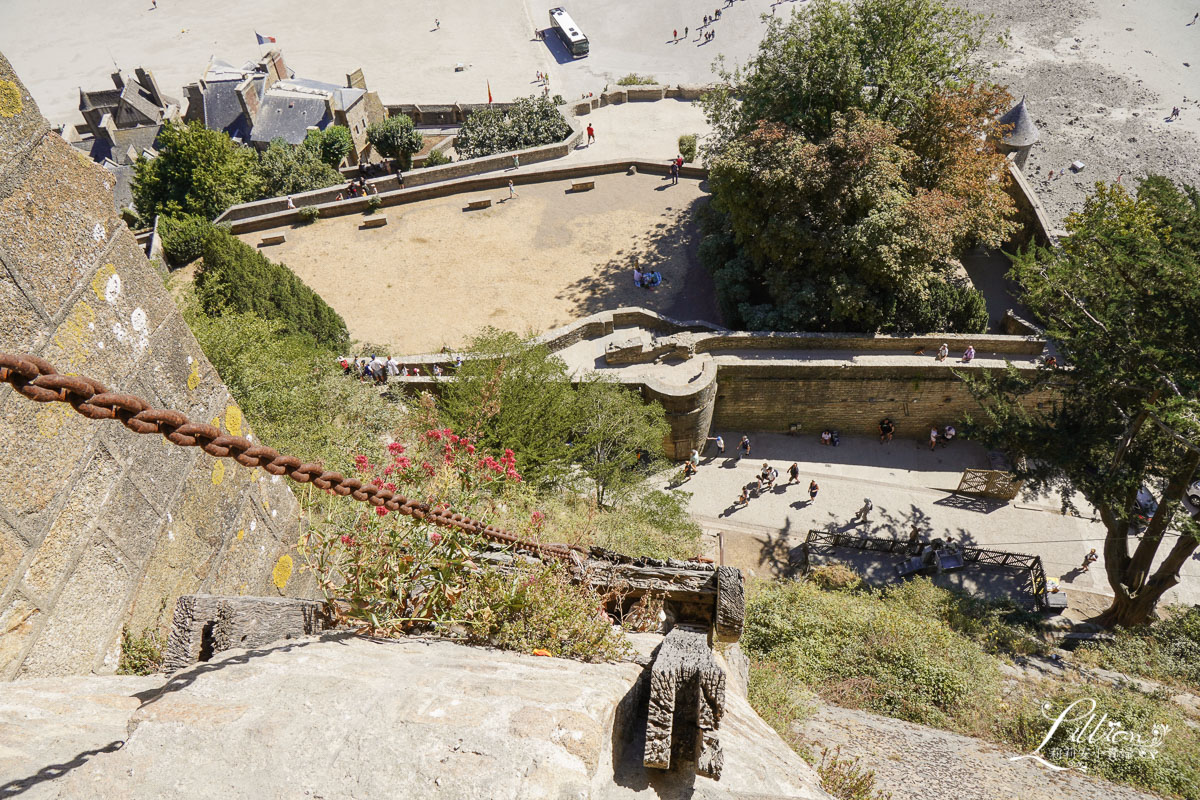 聖米歇爾山, Le Mont Saint-Michel, 法國自由行, 諾曼第景點推薦, 法國景點推薦, 巴黎郊區景點推薦, 聖米歇爾修道院, 聖米歇爾山的交通, 法國自助旅行, 聖米歇爾山的歷史, 聖米歇爾山攻略, 聖米歇爾山懶人包, 聖米歇爾山美食推薦, 葡拉媽媽蛋捲店, La Mère Poulard, 聖米歇爾山蛋捲