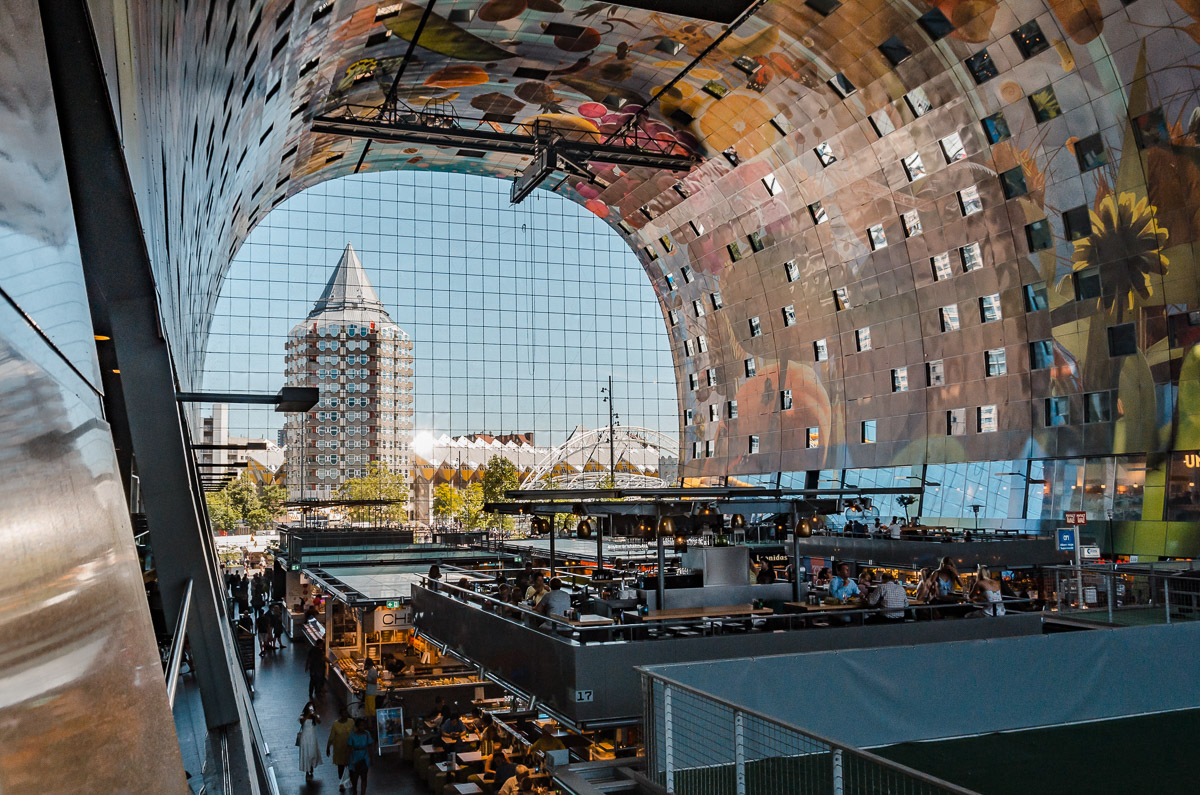 Markthal Rotterdam,Markthal營業時間,荷蘭,荷蘭生鯡魚,鹿特丹,鹿特丹Blaak火車站,鹿特丹Markthal,鹿特丹Markthal市場廣場,鹿特丹市場必吃,鹿特丹景點地圖,鹿特丹景點推薦,鹿特丹水管屋,鹿特丹鉛筆屋 @莉莉安小貴婦旅行札記