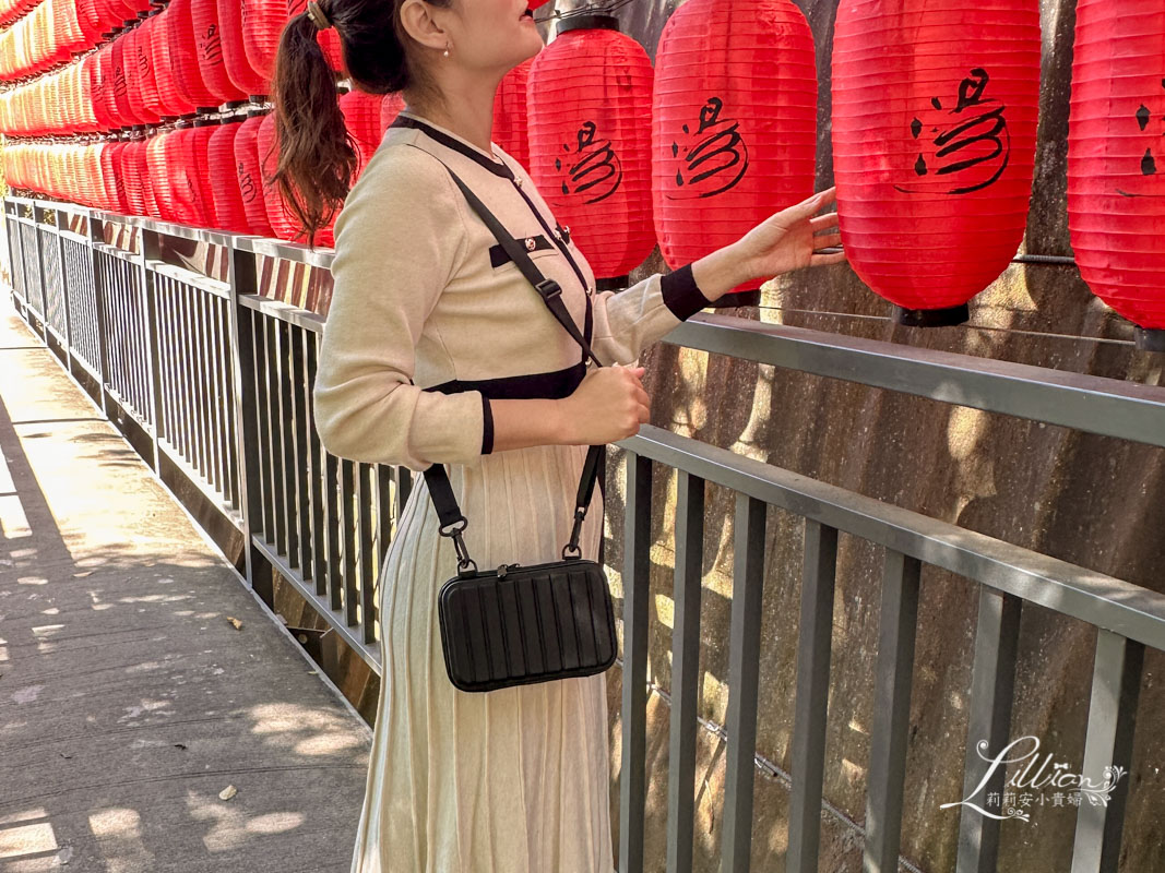 頸枕, U型枕, 頸枕推薦, 頸枕優惠折扣, 記憶棉頸枕, 護頸枕, Travel Blue頸枕, Travel Blue頸枕評價, Travel Blue頸枕收納, travel blue 藍旅, 藍旅, 藍旅頸枕, travel blue 寧靜頸枕, Travel Blue親膚烤漆斜背包, Travel Blue 藍旅旅途有型禮盒經典款