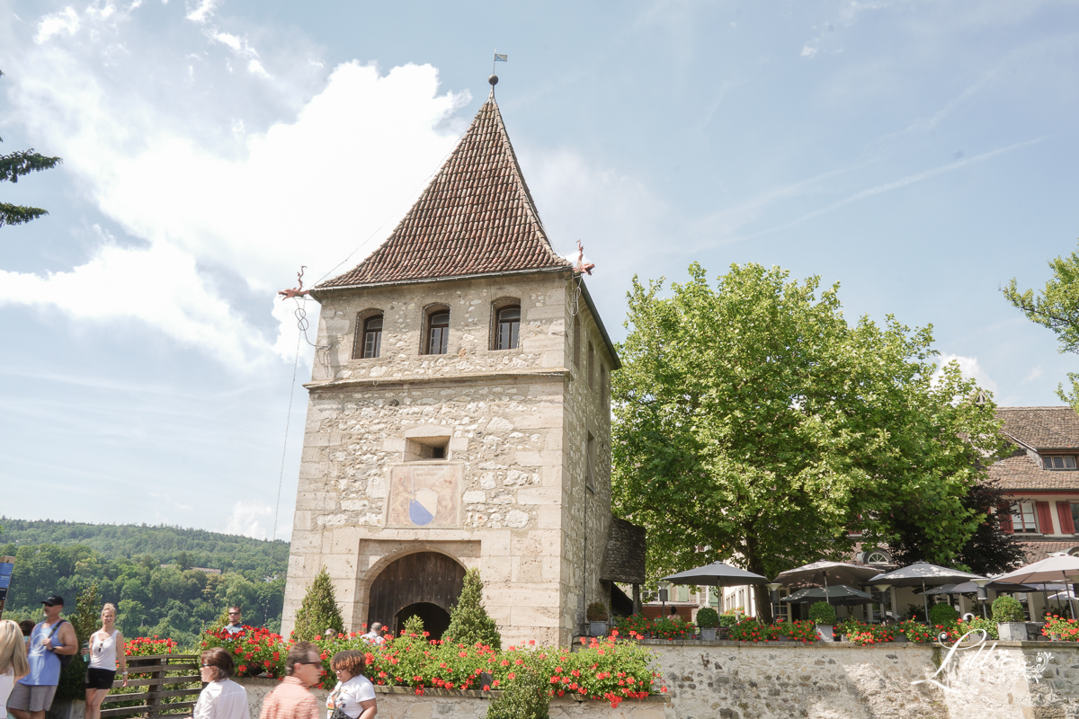 瑞士景點推薦, 瑞士自由行, 萊茵瀑布, Rheinfall, 瑞士景點, 沙夫豪森, 歐洲流量最大瀑布, 萊茵瀑布攻略, 勞芬城堡, 觀賞攻略, 觀賞點, 交通, 門票, 遊船, 瑞士必去