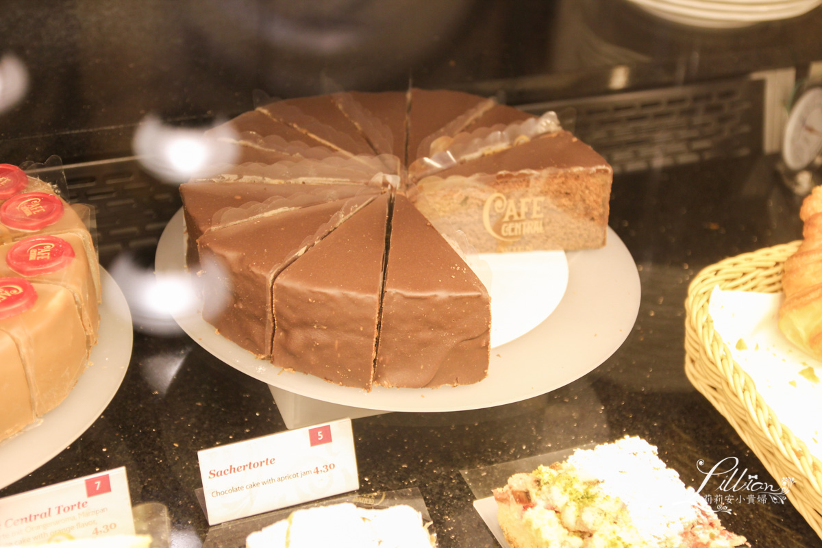 維也納自由行, 奧地利自由行, 維也納景點, 維也納在哪個國家, 維也納旅遊, 維也納美食, 維也納住宿, 維也納推薦景點, 維也納推薦美食, 維也納推薦住宿, 維也納在哪裡, 維也納三天兩夜, 維也納音樂之都, Sisi公主, 維也納市區交通, 百水公寓, 百水藝術村, 維也納中央咖啡館, 維也納中央市場, 熊布朗宮, 美景宮, 霍夫堡, 奧古斯特教堂, 皇家教堂, 聖史蒂芬教堂, 薩赫咖啡館, 薩赫蛋糕, 維也納卡, 維也納交通券, 維也納豬肋排, 貝維得雷宮, 美景宮, Spittelau垃圾焚化爐, 格拉本大街, 德梅爾糕餅店, 聖芭芭拉教堂 維也納自由行, 奧地利自由行, 維也納景點, 維也納在哪個國家, 維也納旅遊, 維也納美食, 維也納住宿, 維也納推薦景點, 維也納推薦美食, 維也納推薦住宿, 維也納在哪裡, 維也納三天兩夜, 維也納音樂之都, Sisi公主, 維也納市區交通, 百水公寓, 百水藝術村, 維也納中央咖啡館, 維也納中央市場, 熊布朗宮, 美景宮, 霍夫堡, 奧古斯特教堂, 皇家教堂, 聖史蒂芬教堂, 薩赫咖啡館, 薩赫蛋糕, 維也納卡, 維也納交通券, 維也納豬肋排, 貝維得雷宮, 美景宮, Spittelau垃圾焚化爐, 格拉本大街, 德梅爾糕餅店, 聖芭芭拉教堂