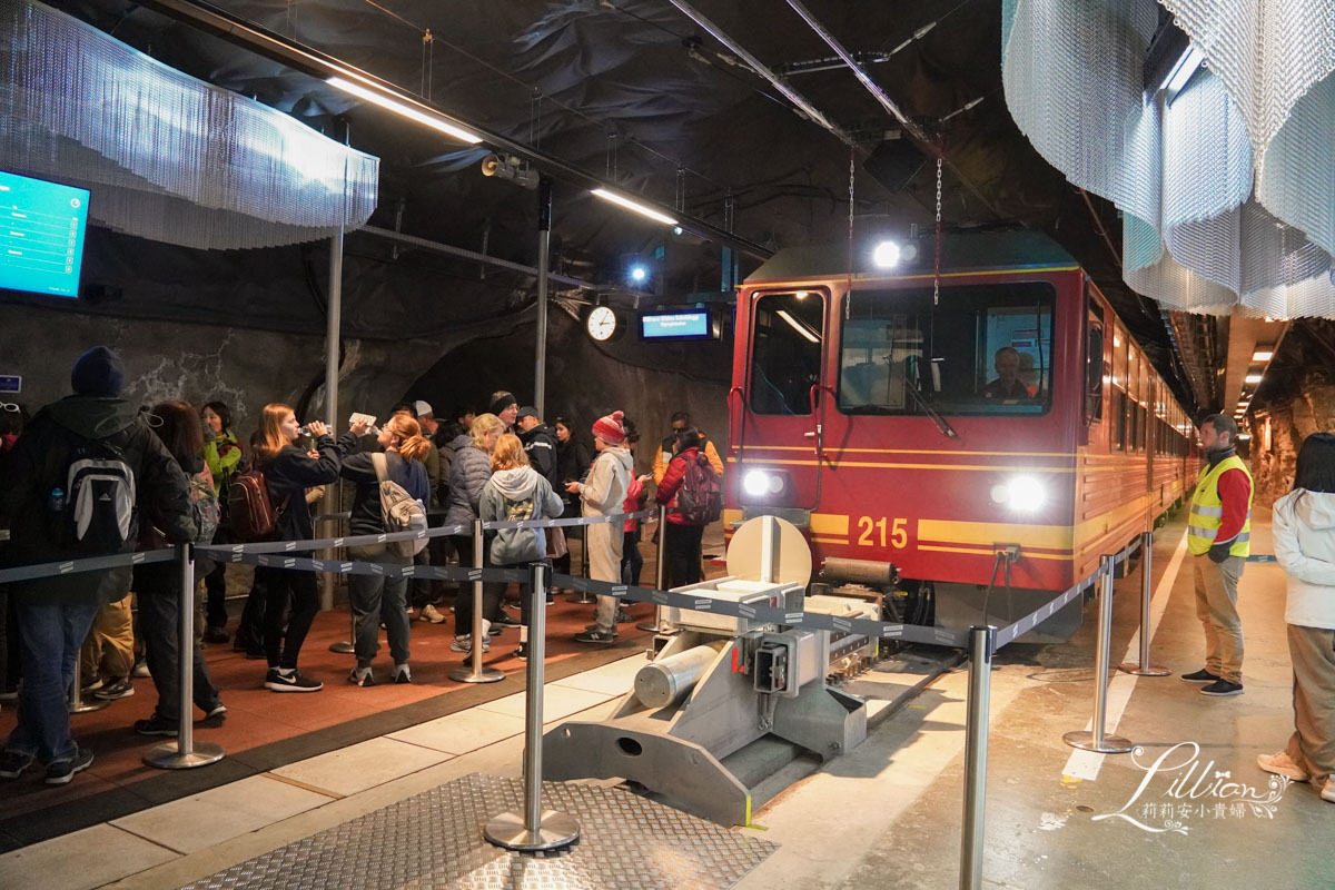 少女峰, 少女峰天氣, 瑞士少女峰, jungfrau, 少女峰高度, 瑞士少女峰天氣, 少女峰高山症, 少女峰英文, 少女峰官網, 瑞士三大名峰, 瑞士少女峰海拔, 少女峰齒軌列車, 少女峰交通, 少女峰通行證, 瑞士推薦景點, 少女峰攻略,瑞士自由行