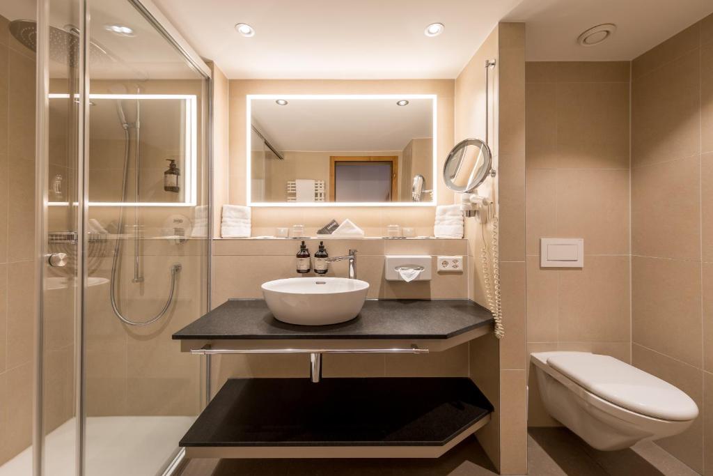 少女峰, 瑞士少女峰, 少女峰住宿, 少女峰纜車, 瑞士三大名峰, 格林德瓦grindelwald, 格林德瓦車站 少女峰, 瑞士少女峰, 少女峰住宿, 少女峰纜車, 瑞士三大名峰, 格林德瓦grindelwald, 格林德瓦車站