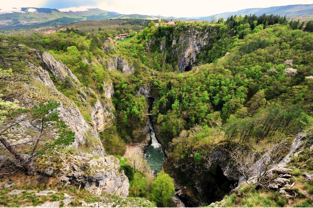 slovenia, 斯洛文尼亞, 斯洛維尼亞, 斯洛維尼亞景點, 波斯托伊納洞, Postojnske jame, Škocjanske jame, 什科茨揚鐘乳石洞, Park Škocjanske jame, Škocjan, 盧比安納, 盧比安納, 景點, 斯洛維尼亞景點推薦, 斯洛維尼亞鐘乳石, 溶洞, 喀斯特地形, 鐘乳石洞, Postojna Cave, 斯洛維尼亞自由行, 盧比安納一日遊, 斯洛維尼亞旅遊